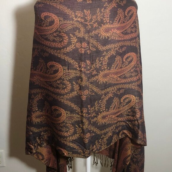 Elegant Boho Paisley Shawl Scarf Wrap – Autumn Chic - Picture 7 of 9
